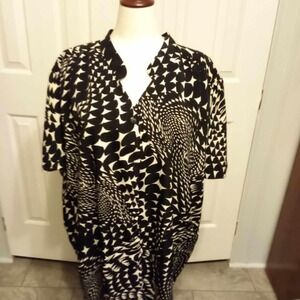 Personal Touch Plus Size 5X Black White Abstract Print Open Front Kimono Top